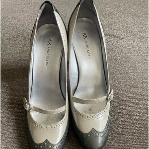 AK Anne Klein patent leather heels